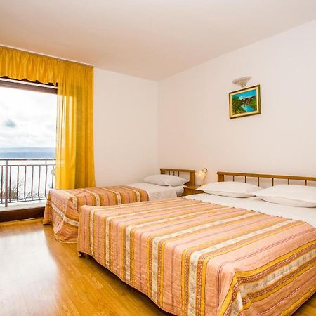 Apartmani Pava Оміш Екстер'єр фото